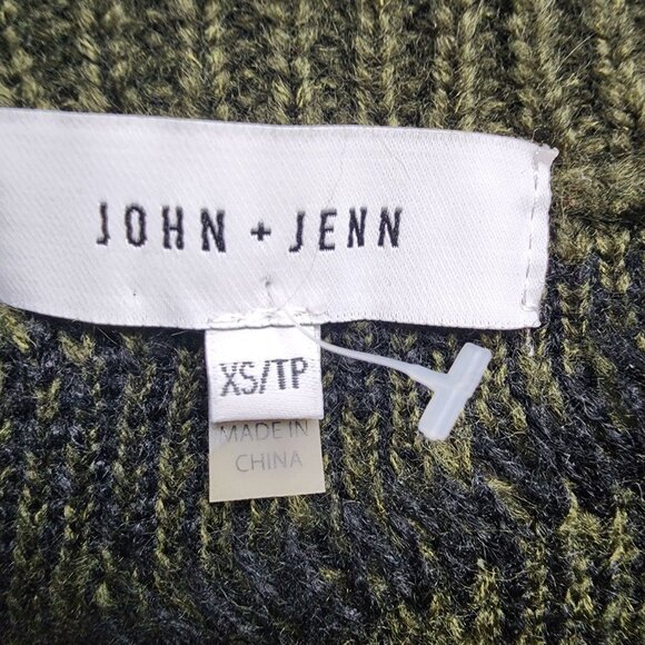 John + Jenn Chevron Pattern Sweater XS Black & Green Acrylic NWOT - Picture 3 of 16